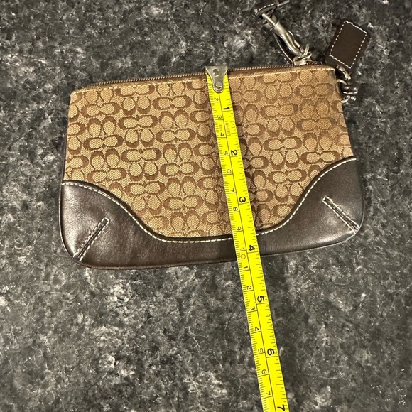 Coach Signature Canvas Coin Purse Wristlet Front Pocket Top Zipper Brown - Picture 8 of 9